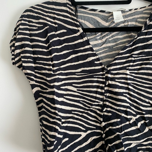 Zebra Print Blouse - Picture 3 of 5